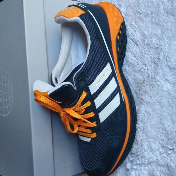 Adidas new York 12 shoes. - Picture 6 of 7